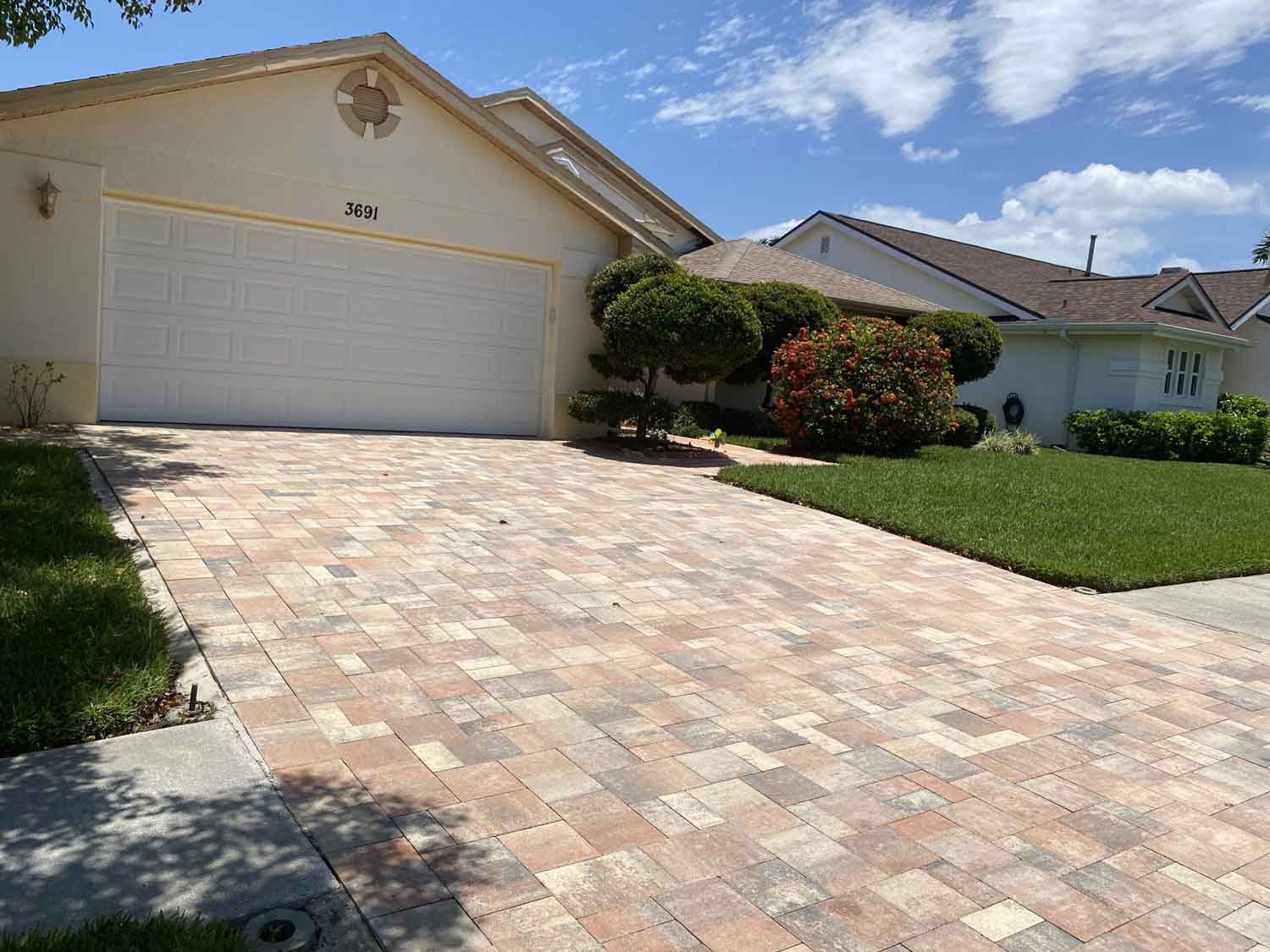 Paver Patio Pressure Washing in St. Petersburg & Paver Cleaning in St. Petersburg